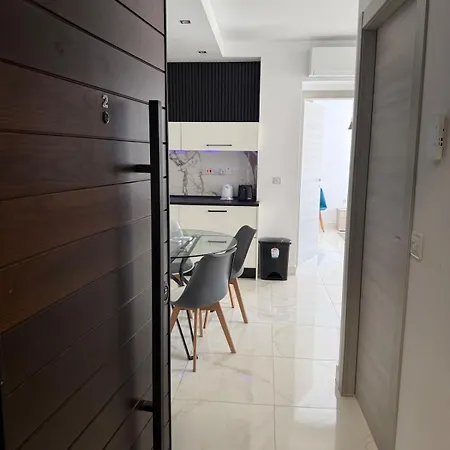 Апартаменты Gzr051-luxury 2 Bedroom Near Seafront Promenade *
