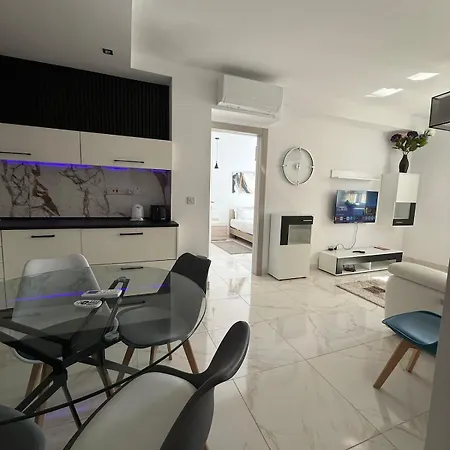 Gzr051-luxury 2 Bedroom Near Seafront Promenade * Gzira