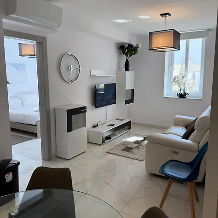 Gzr051-luxury 2 Bedroom Near Seafront Promenade * Gzira